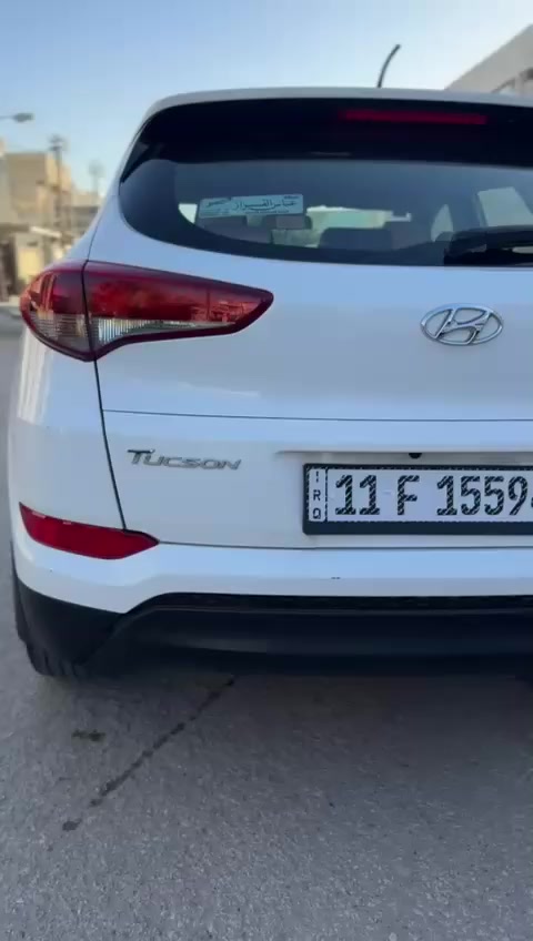 سلام عليكم توسان 2017 كلين ما ماشيه شاشة لمس كامرة خلفية سيارة جديدة ماشيه ٤٠ يعني اخت الجديدة لسستفسار علئ الرقم ***********
