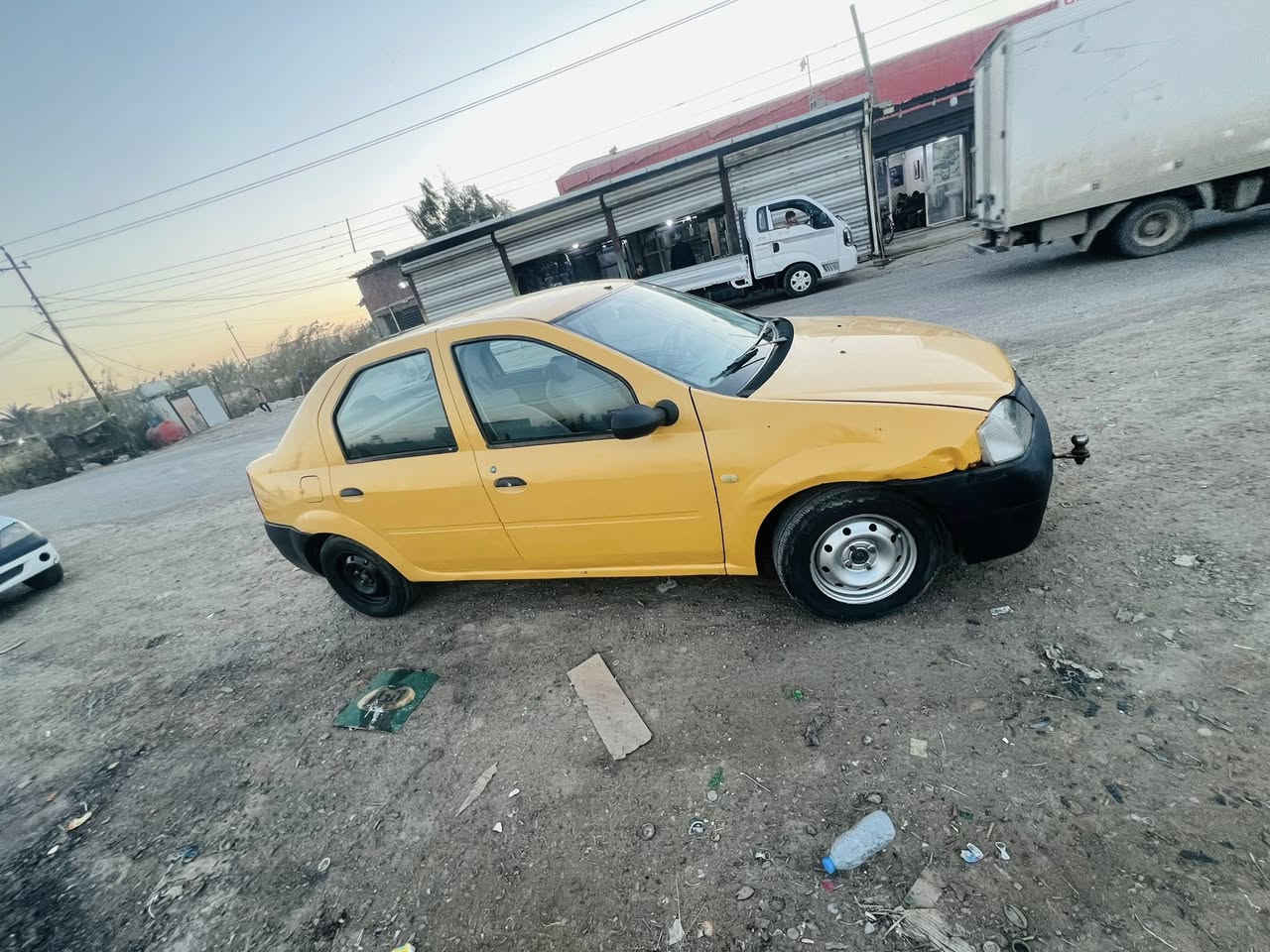 السلام عليكم رينو للبيع موديل 10سياره حلوه ماناقصها شي محرك كير مكفولات معروضا 37وكل الهلا بيكم مكاني بغداد بسماية ***********
