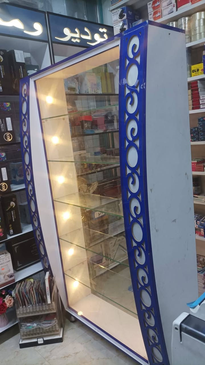 السلام عليكم
فاترينات  عرض ضوئيات للبيع  عدد ٢نوع ان دي اف بيها اناره بلجانب  وبيها لدات بلداخل مثل ما موضح بلصور   ثقيل مع زجاج 6 ملم مشنفر   بيها 6 خانات سعر الوحده 150 الف
العنوان مفرق سدة الهندية 
***********
