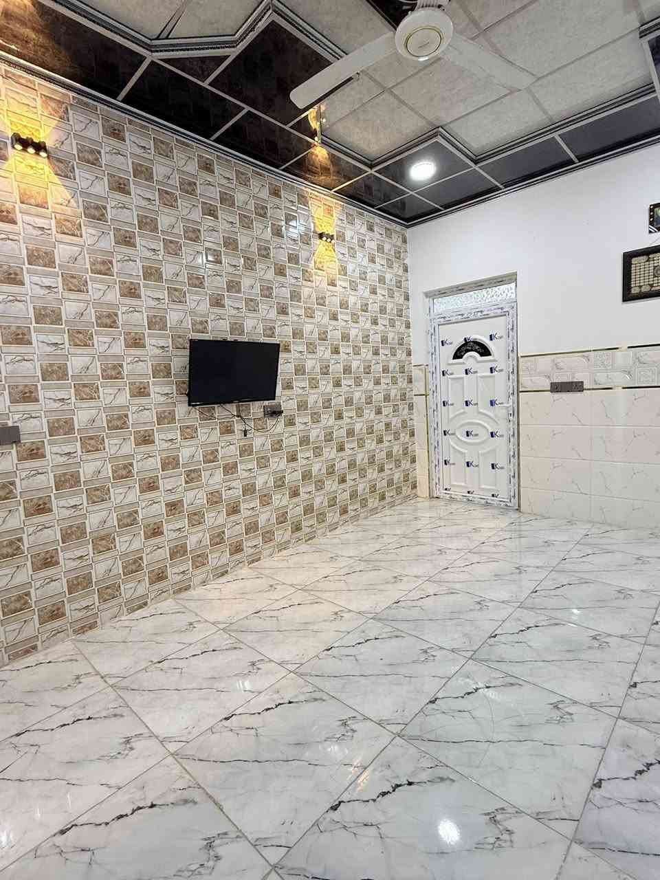 🏠 #دار للبيع فول  🫆 فول مساحه الدار 125 متر حي #الانتصار شارع ✅60 مقابيل المستوصف من جهه الميثاق المربع الذهبي سنه طابه الزهور شرطه تحويل تبليط وخدمات كامله يتكون من غرفتين نوم وهول واستقبال ومطبخ ومشتملات وبيتونه بناء حديث سند حديث #السعر 76 وبي مجال
#للستفسار اتصل عل الارقام التاليه✅ 
 ***********
             ——-***********
@الجميع
