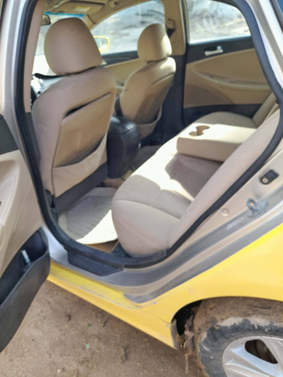 السلام عليكم للبيع سوناتا ٢٠١١ وارد امريكي حادثها جنطه خفيفه كلش وبل عراق باب وجاملغ امامي جهت لسايق
 قادسيه انكليزي جاهزه عله اخر حبايه
مكينه كير حداديه تخم تاير تبريد كهربائيات كله جاهز
 مواصفات معروفه سياره مال بيت ممشتغله تكسي جاهزه لل اخير
سعرها ٨٧ وبيه مجال للشراي مكاني ديوانيه قضاء الشاميه ***********
