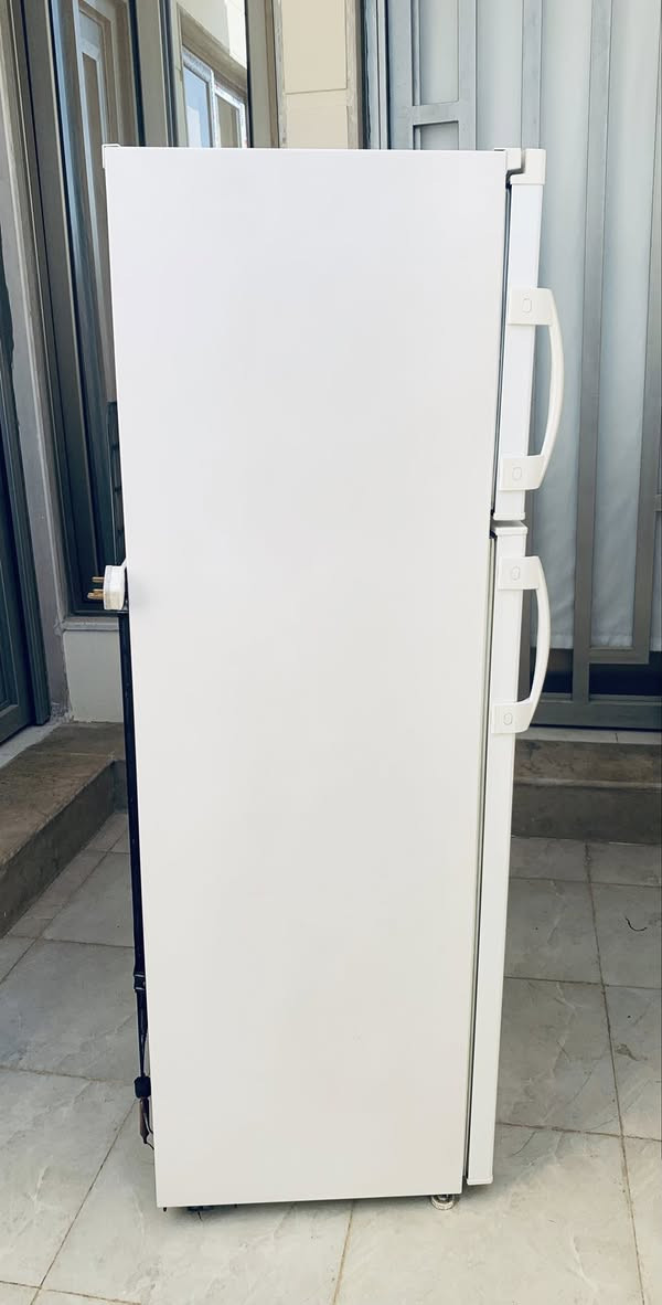 للبيع 
ثلاجه ارجليك الاصليه
بواري نحاس
16 قدم وضع شركه
حيل نظيفه 
شرط ماطور مامبدل وضمان 
واي مشكله مابيه
السعر 200 الف 
واتس + اتصال ***********
واتس + اتصال ***********
