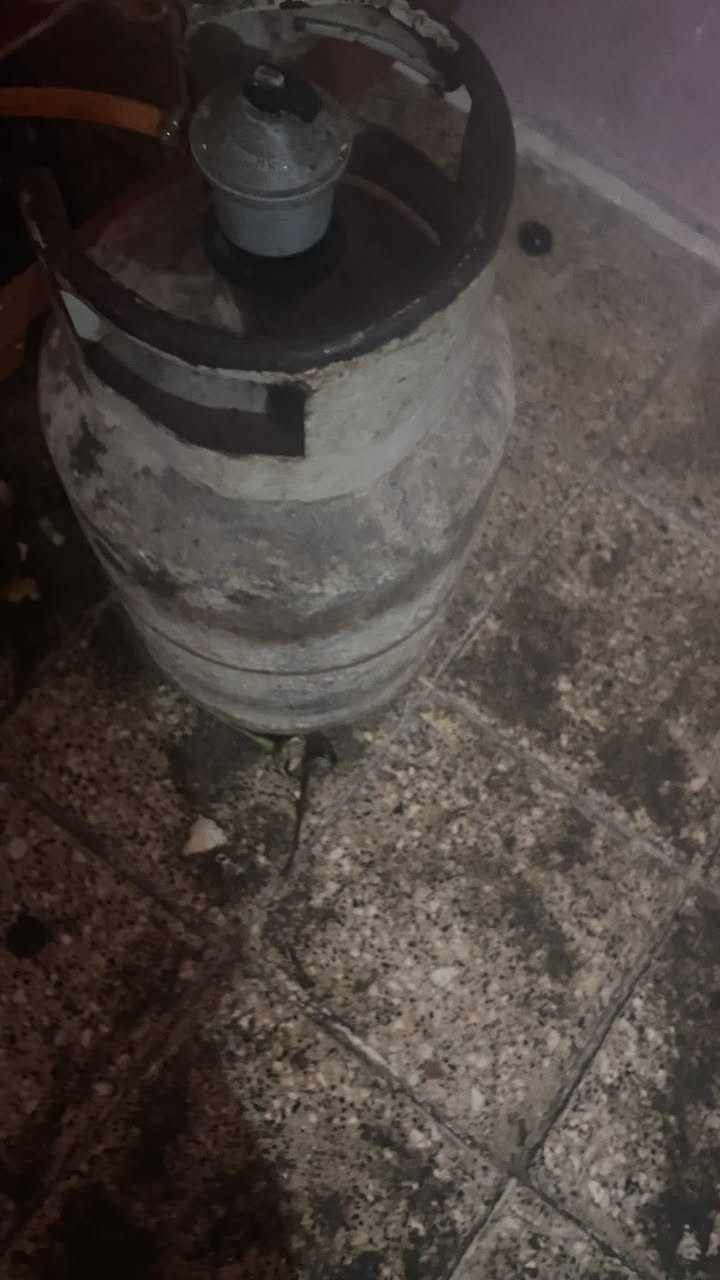 الورع سوق الدوره
ام عليكم عندي ذني غراض للبيع مال طالب الثلاجه ما بيه غاز والمجده كذالك هم تحتاج غاز والدبه الغاز عراقيه ومتروسه والغساله التنشيف مايشتغل يعني تريد كلمن وسعره تريد أخذهن كلهن بسعر يفيدك وإذا تريد قيم وأخذ هذه رقمي ***********
