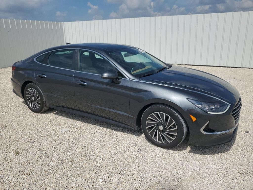 ⁨ ‏السلام عليكم:سوناتا هايبرد 2023
 فول مواصفات سيارة كلين مكفوله كفاله عامه من الصبغ والطخه ماشي 50,000 سيارة غرق ربع التاير واصل الماء.  
للاستفسار ::***********
