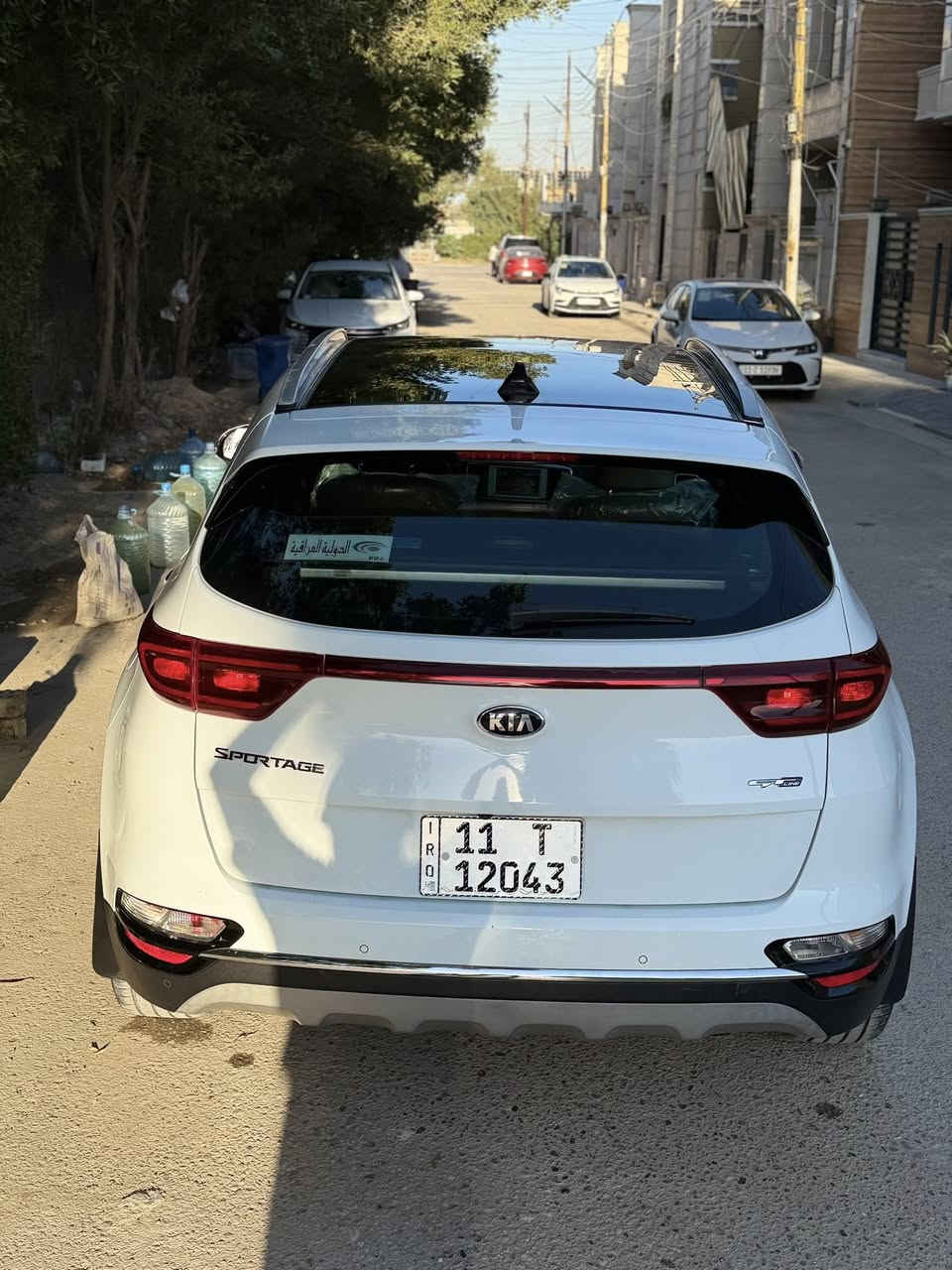 السلام عليكم رمضان كريم عليكم
سبورتج 2019 المواصفات جي تي لاين  (ضمان الدولـيه)

سياره فول للأخير استلام شركه من زيرو عندي 

فتحه سقف بانوراما_ بصمه _صندوق كهرباء _ كشنات كهرباء _ سايد بريك دكمه_فور ويل _ قطعتين تبريد _ شاحن واير ليس _مري شفط وباقي مواصفات المعروفه مال الفول 
السياره ماشيه 58 كيلو متر 

بأسمي سنويه ولوحات وهزه قبل يومين مجددهن 

كير مكينه مكفولات فقط تبديل بلمكينه فلتر اويل بم السبب السياره سنتين متروكه ممشتغله وسويتلها ادامه كامله بلشركه مع ضمان وين ميعجبك تفحص افحص 

مكفوله من صبغ فقط بارد بابين عكس سايق بارد جداً بسيط واحد مبين  ومكحل  وثاني شي قليل وصوره البارد موجوده 

السعر ١٩٥ وبيها مجال 
مكاني بغداد الدوره 

‎*********** واتساب او اتصال

