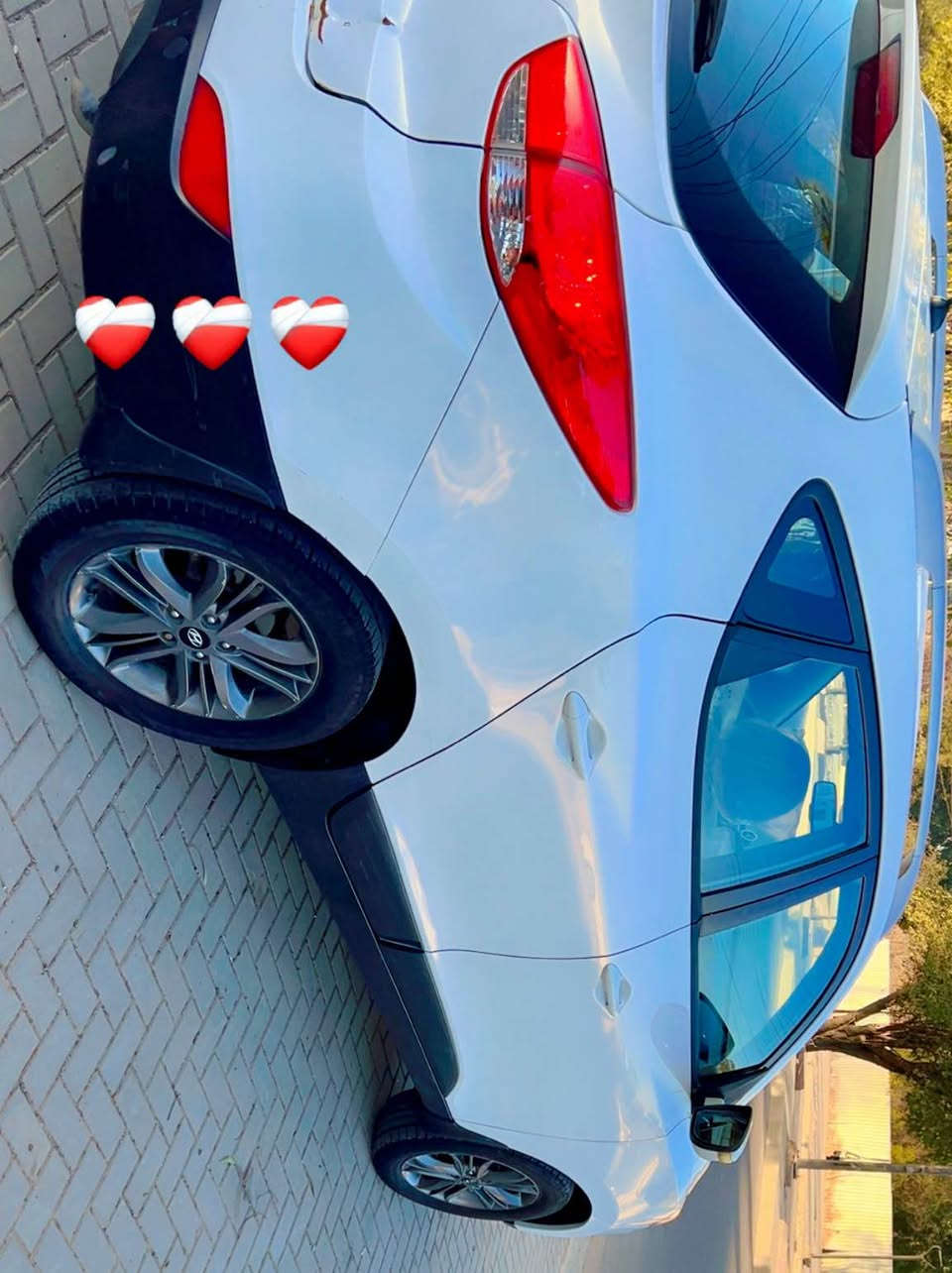 السلام عليكم 
هونداي توسان 2015 خليجي   
ماشيه 130 الف كيلو 
والرقم بغداد الماني سنويه جديده 
بيها صبغ اللي مأشر بالمنشور والصور  كير ومحرك مكفوله 
والسياره جاهزه من كلشي 
محرك 2000 دوش
شاشه اندرويد
ويل كب كروم عدد5
لد نهاري 
لايت عدسه 
تبريد خلفي 
السياره خليجيه وجاهزه ورايدها  ( 158$)
والاتصال ***********
بغداد / الكاظمية بغداد, العراق
