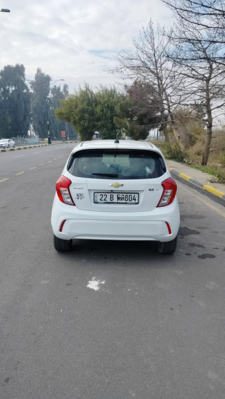 السلام عليكم، spark 2017
مكلف بالنشر 
سبارك spark 2017  LT  فول مواصفات عدا الفتحه
محرك 16 المرغوب كير طيارة  
ضررها 3 قطع  صفحه وحده  صبغ مصلح باوربا 
تحكمات ستيرن  صفحتين 
تحديد سرعة Cruise 
شاشة كبيرة كامره دوارة 
 تدعم كار بلي + اندرويد اوتو
تبريد ثلج 
تدفئه
8 ارباكات 
قفل مركزي 
مانع انزلاق  ABS 
هزة + سنويه جديدة  رقم الماني
كابون بانزين 
حداديه  جديدة
 طخم تايرات جدد  
باتري جديد 
سيارة ماتصرف عليها شغل وامشي 
السعر 93  وبيها مجال
للتواصل مع صاحب السيارة 
***********
***********
