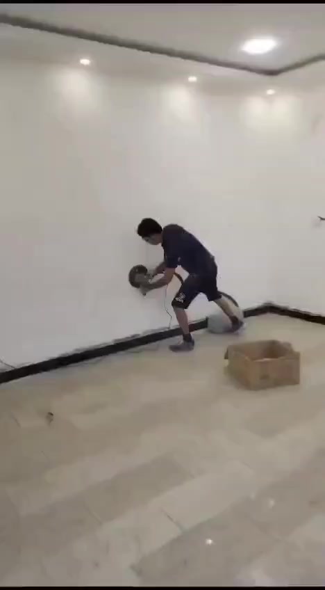 أشتغل صباغ بيوت تصليح بياض صبغ وجهات بنايات عاليه تغليف وراق جدران طلس ستان شغل مرتب ونضيف من @بغداد***********
