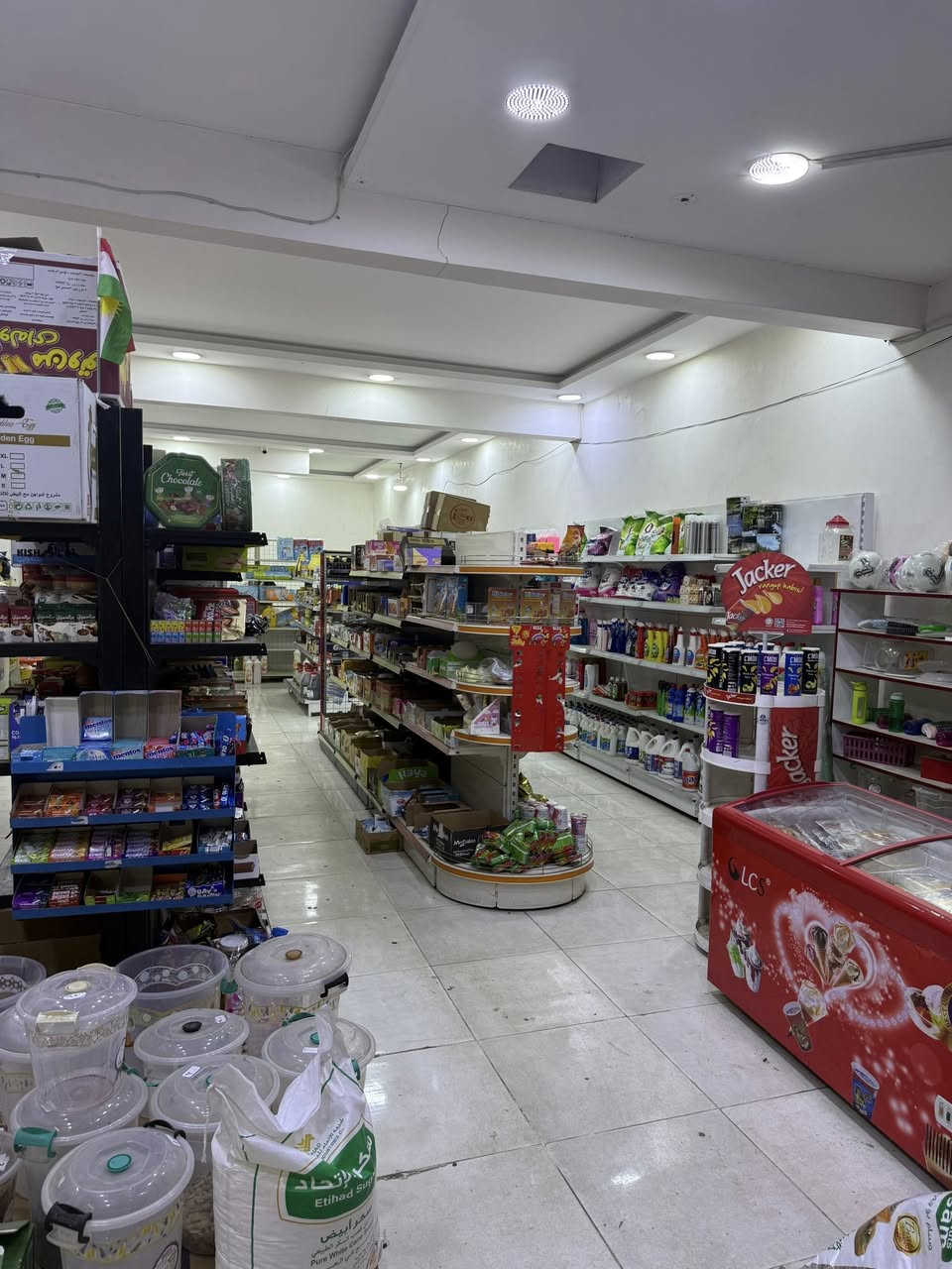 دوكان بو فروشتن هولير حساروك خدمي 120 بشت ماجدي مول
محل لبيع اربيل حساروك خدمي 120 وره ماجدي مول 
اي استفسار 
***********
