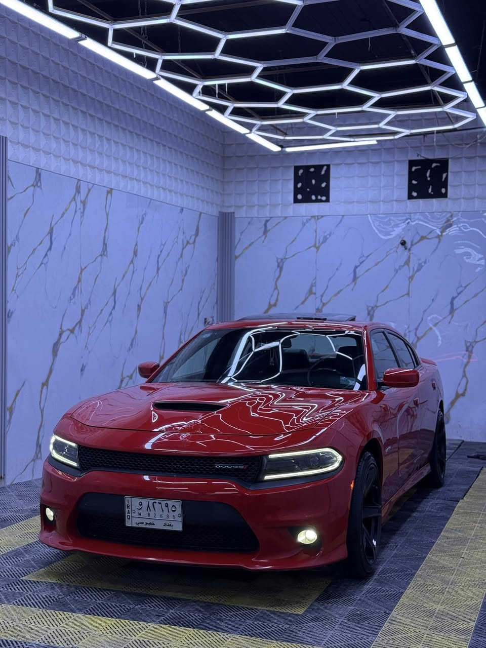 السلام عليگم
جارجر 2019  RT MAX خليجي وگالة ليث العبيدي ✅
ماشية 100 ألف گيلو 
سونار السياره بالمنشور ( دعاميه أماميه صبغ فقط ) + ملاحضات بسيطه 
فول الفول عدا الرادار الأمامي 
1- بصمة تشغيل + تشغيل عن بعد + بصمة أبواب 
2- سلايد رؤف ( فتحه ) 
3- حساسات خلفيه 
4- نقطه عمياء 
5- گشنات امامي تدفئة + تبريد 
6- كشنات كهرباء 
7- كشنات جلد أحمر بلادي 
8- سبورت + سوبر تراك باك
9- ويلگب ابو الخسفه 
 وباقي المواصفات المعروفه 
مكان السياره بابل 
معروضه 287 بيه مجال بسيط 
للأتصال / *********** علي الجبوري
