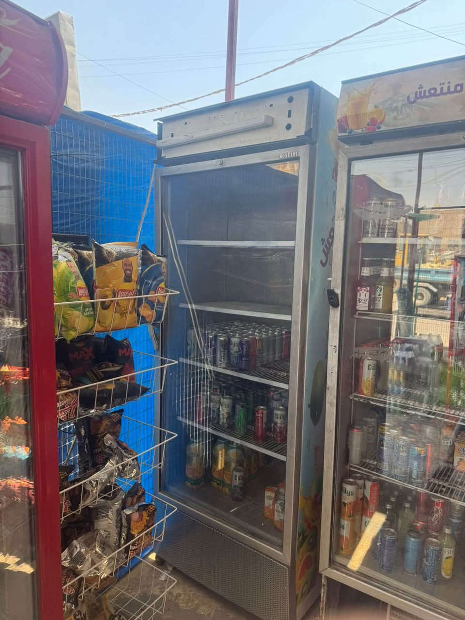 السلام عليكم للبيع ٦ عارضات تبريدهن ثلج 
والي يأخذهن يشتري المشروبات وياهن وجوة سعر الجملة لغرض تصفية الأسواق 
سعر العارضة ٢٧٥ الواحدة
بغداد الكرخ 
***********
