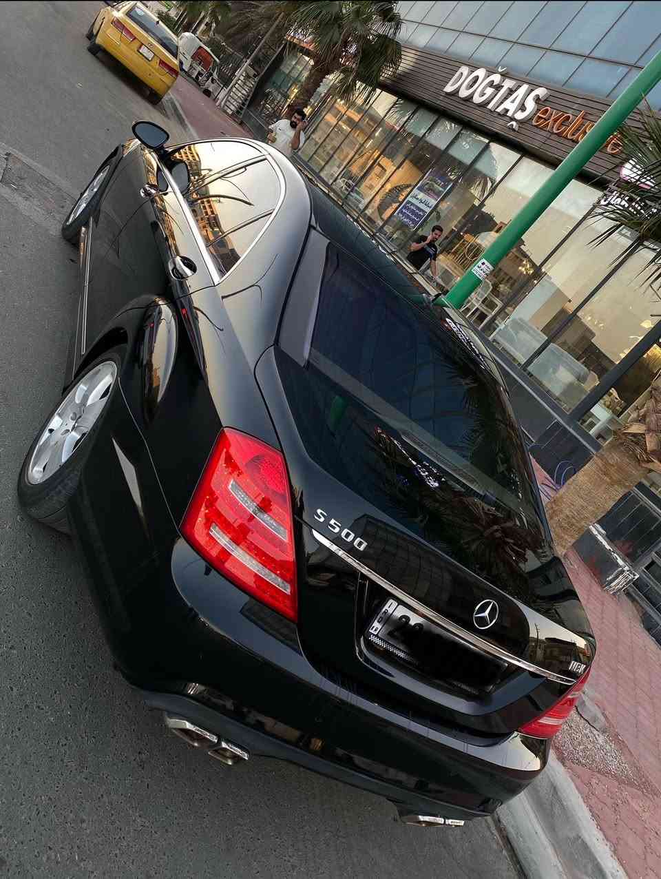 سلام عليكم
مرسيدس  S500 //S-class  وارد خليجي
بدون لوحات يعني كلك
موديل 2006 محدثه 2013 كله بلاد واصلي
السياره جديده بمعنى الكلمه 
حداديه جديده
تخم تاير
كير مكينه اكسل تبريد كله مكفول
السياره كله علبلاد 
وكلشي بيه شغال من قفالات من سنتر لوك من حساسات امامي وخلفي وباقي الكهربائيات كله شغاله
محرك 8V المرغوب بدون تنفس
تبريد ثلاث قطع 
والباقي مواصفات معروفه بال S
السعر ($110)
مكان السياره في البصرة
المراسله فقط وتساب 
‪+90 531 360 21 85‬


**إذا كنت صاحب هذا الإعلان وتريد حذفه لأي سبب، رجاءا أرسل رسالة إلى الدعم الفني**