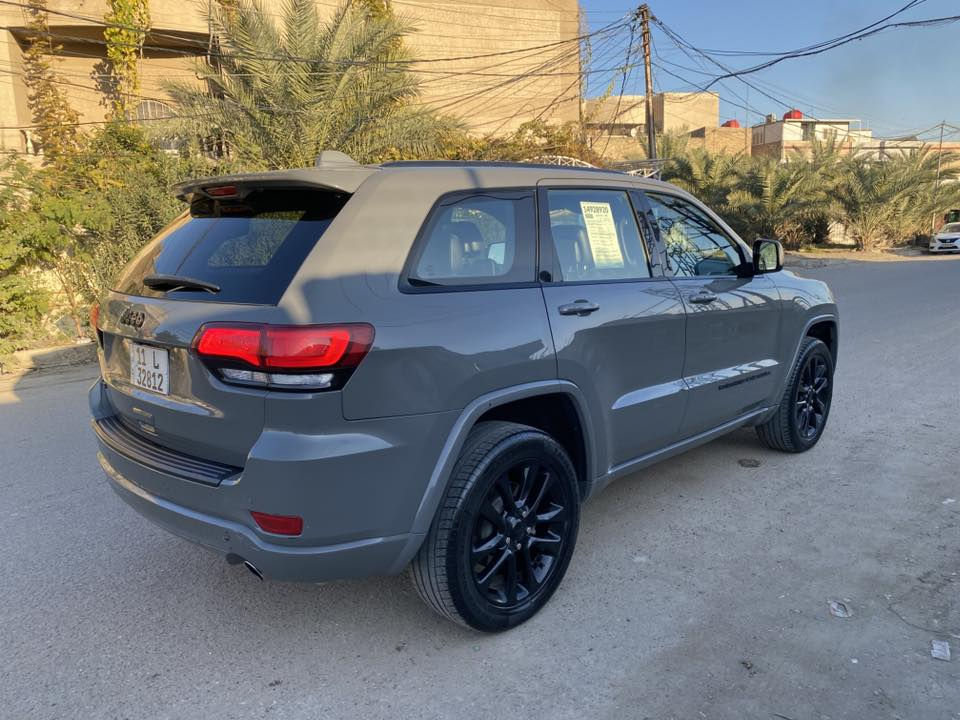 السلام عليكم جيب لمتد بلاس موديل 2022
فول عده الفتحه رادارات امامي خلفي وبل مري 
تتفه وتبريد بل كشنات جنطه كهرباء فور ويل وبعد
المواصفات حادثهه بنيد وجاملغ امامي صور الحادث
مرفوقه مع الصور السعر (245$) استفسار(***********)
مكاني بغداد الشعب تحويل مباشر مشروع وطني
