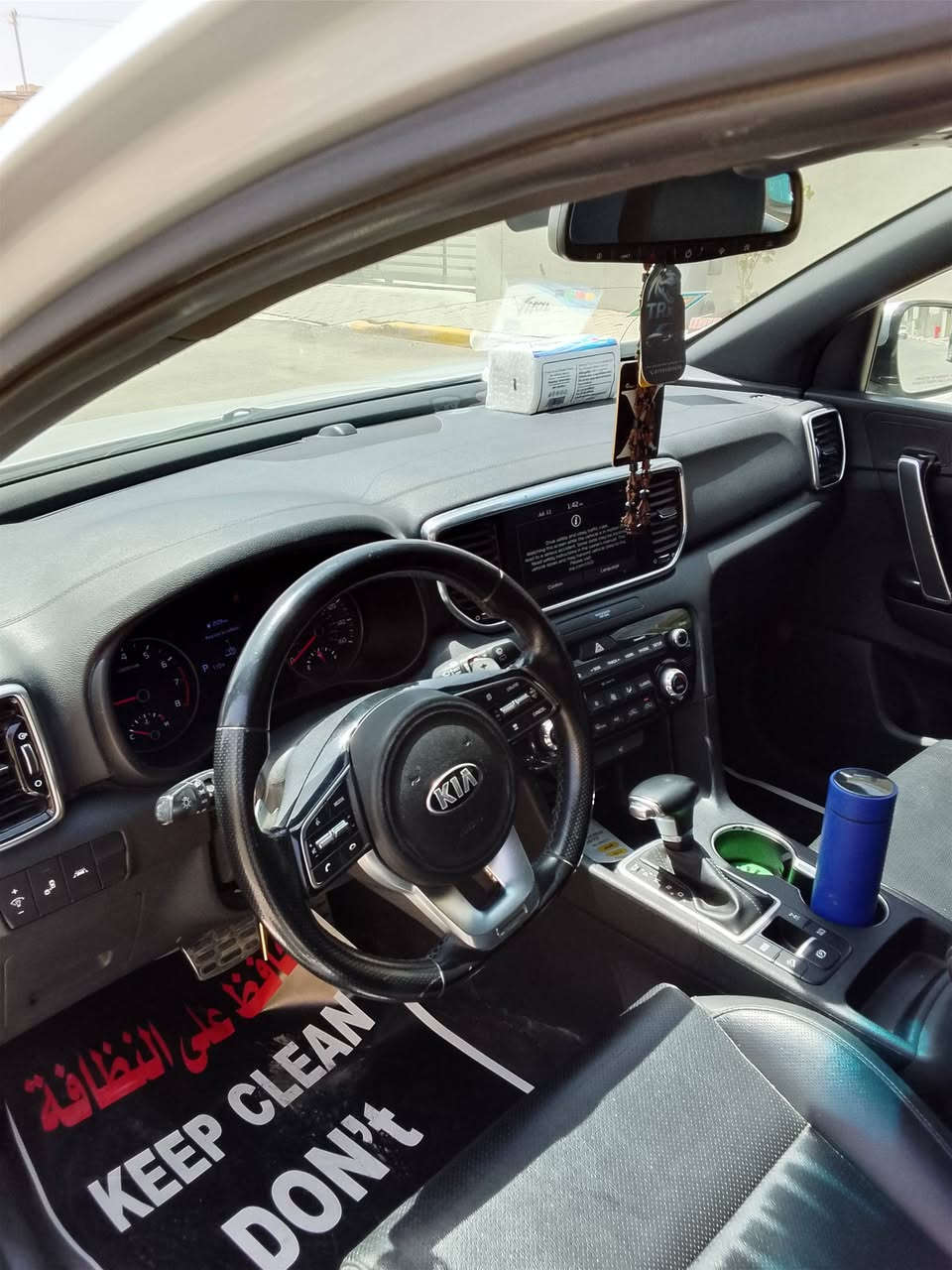 السلام عليكم
كيا سبورتاج موديل ٢٢ ماشية ٧٠ الف
رقم اربيل وارد امريكي 
شاملغ بنيد  
السيارة نظيفة 
فول ١/١ 
مكان السيارة بغداد . مجمع الزيتون 
سعر السيارة170 وبيها مجال بسيط
للتواصل ***********
