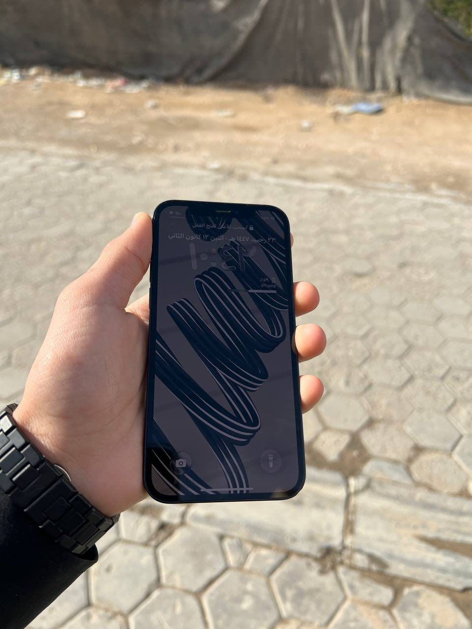 ايفون ١٢ عادي بطاريه ٧٨ صرف الجهاز طبيعي ذاكرته ١٢٨ ظهره مفطور مثل ما موضح بالصوره سعره ٢٩٥ وبي مجال قليل للاتصال ***********
