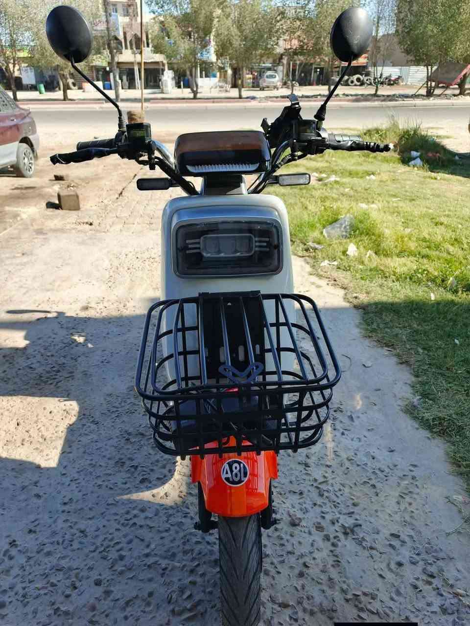 سلام عليكم
دراجة شحن جديده منزلهة شركة موديل 2025
بغداد البياع 
رقم ***********
