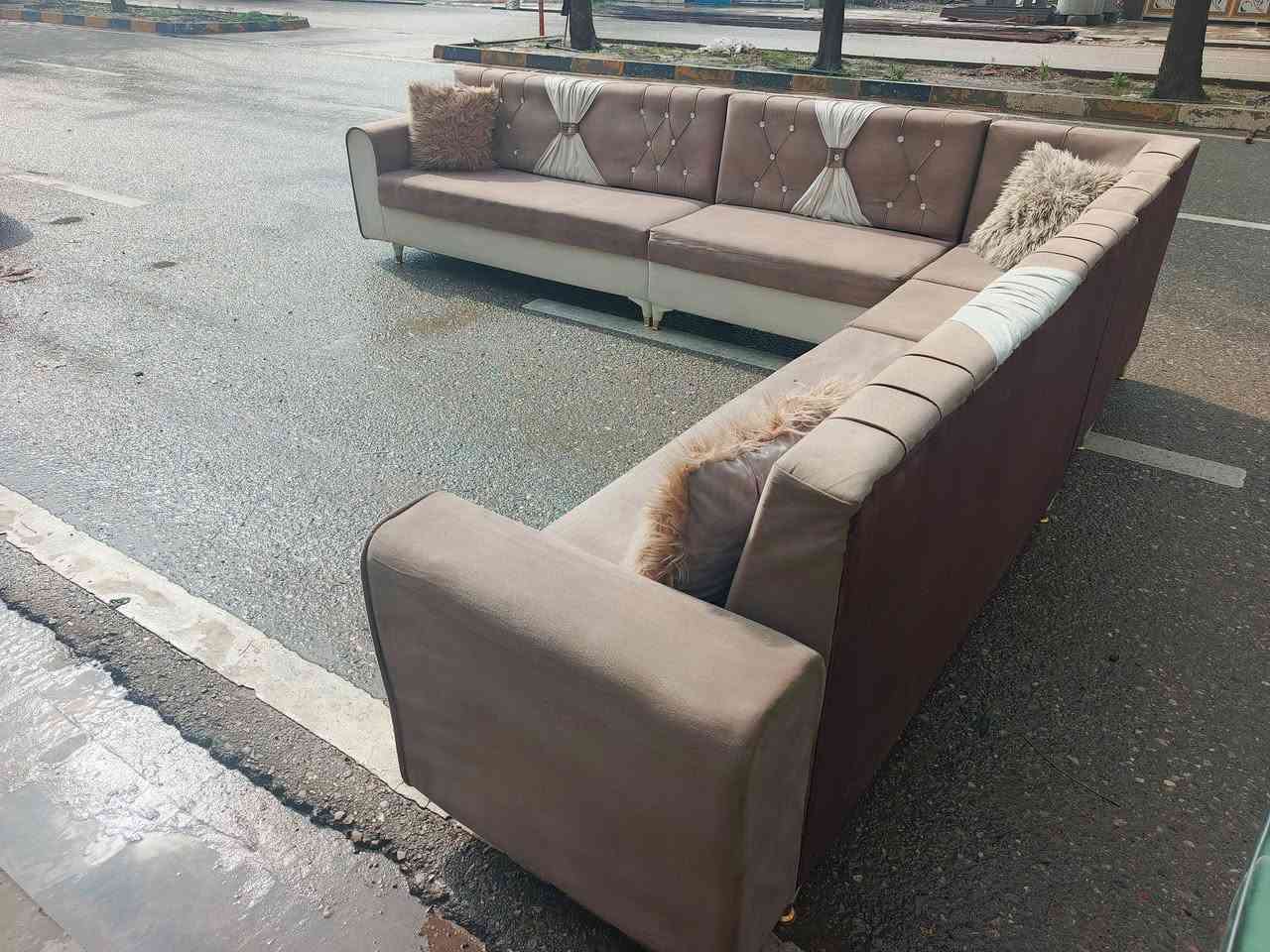 فرۆشتنی خیرا
10نە فە رییە دە سکردە
لۆک لۆکە بە لۆکی ماوە تە وە
نرخی تە نها 165هەزارە
ماڵ بۆ کە س دانانیم هە رکە س زووهات پیرۆزی بیت
ژ.م***********
شوین.کە لار
