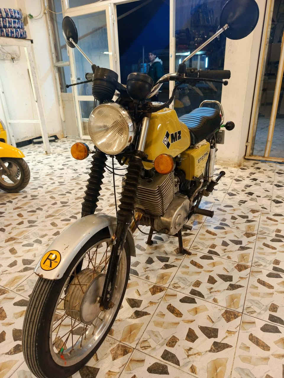 سلام عليكم امزت 82 للبيع بدون كصه 3عل فتح لحيم فقط بل خشم ماطور معمر جديد ومسكم على اخر حبايه كل نقص مابيه مكاني واسط الزبيديه الاسفسار ***********
