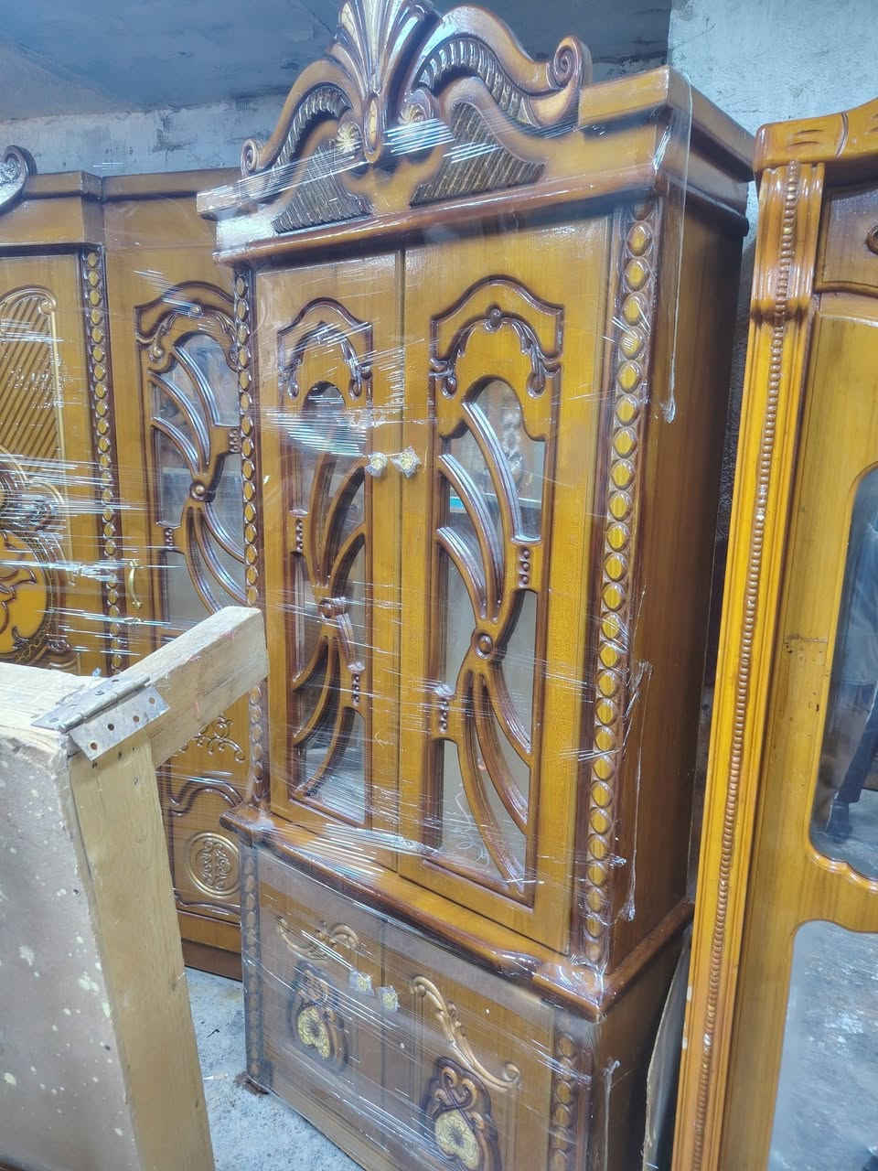 غرفه النوم للبيع مناسبه ب٦٥٠ وبيه مجال العنوان ناصريه قرب جسر نبي الله براهيم ***********
