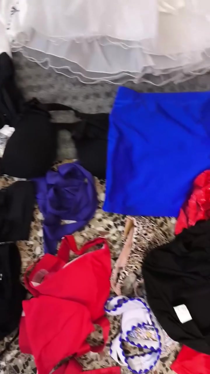 شلعة ملابس مشكل ٢٠٠ قطعة كلة جديد


**إذا كنت صاحب هذا الإعلان وتريد حذفه لأي سبب، رجاءا أرسل رسالة إلى الدعم الفني**