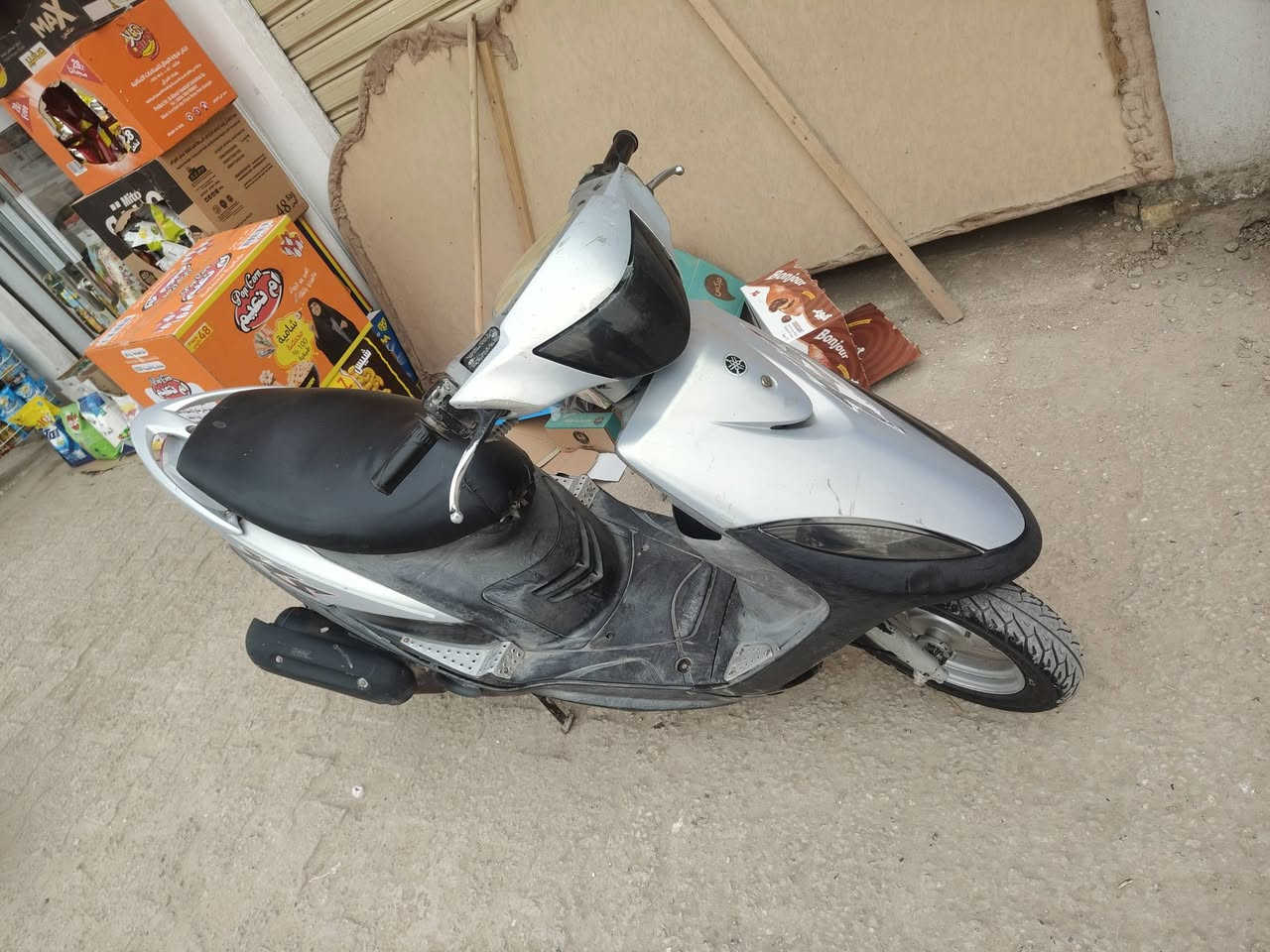 السلام عليكم ورحمه الله وبركاته
دراجه ماكس عدله
كله شغاله مناقصه اي شي كهربائيات كله شغاله اشاير لايت عالي ناصي سكنات بك لايت سلف هندر نكره 
المكان (الديوانية عفك)
السعر خاص
(***********)
