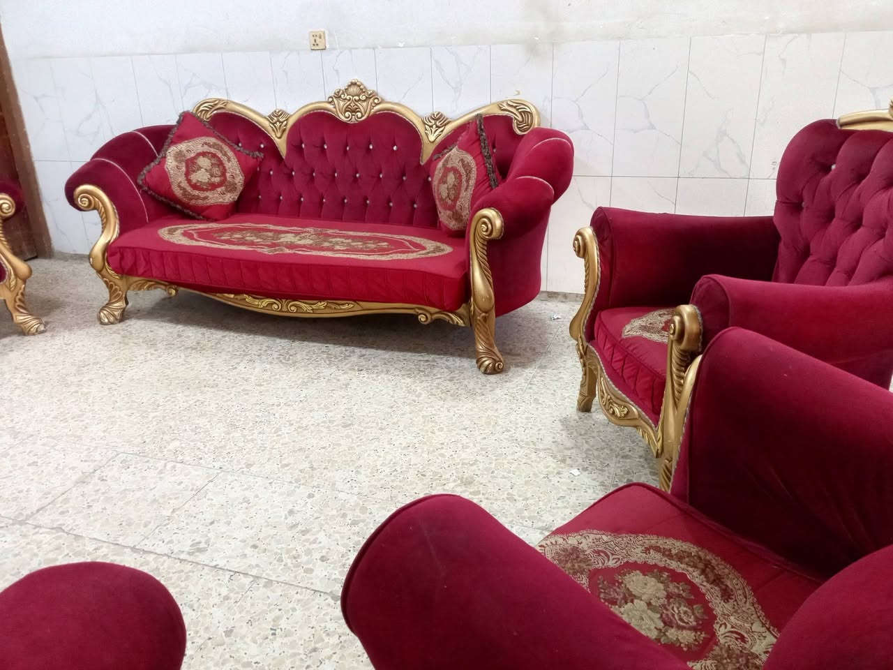 تخم زان تركي نظيف جدا 10مقاعد ب340الف وبي مجال المكان الوشاش *********** يوجد توصيل بكروة يوجد واتس اب
