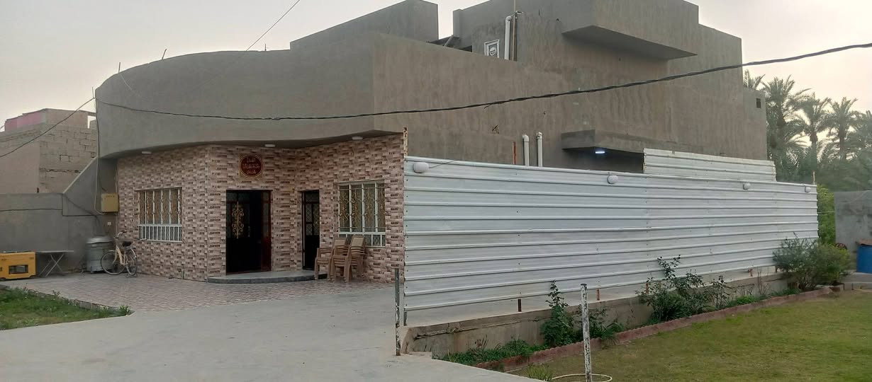 السلام عليكم دونم ونص للبيع شاطية
يحتوي على حديقتين امامية وبيت طابقين 250 متر يحتوي على 5 غرف نوم وهول  كعدة للعائلة وصالة واستقبال ومطبخ و 4 حمامات البستان مزروعة نخل وحمضيات ويوجد مسبح قيد الانشاء العنوان الزعفرانية نهاية الاربع شوارع شارع مخبز المجتبى خلف السدة  اكرر البستان شاطئية قرار. 117 

للاستفسار  الاتصال على الارقام التالية 

*********** واتساب واتصال

***********  تلكرام واتصال
