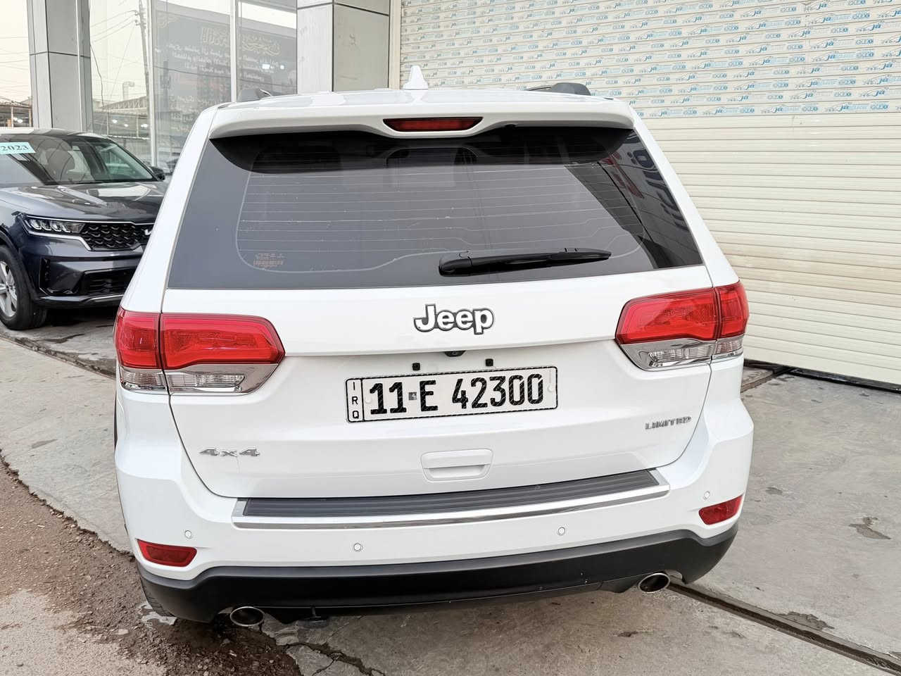 السلام عليكم ، مكلف بالنشر
– جيب خليجي موديل2019 لمتد بلص (Limited Plus) للبيع

سيارة نظيفة جداً وفول المواصفات، وارد خليجي وكالة Harlem

📌 المواصفات:

✔️ 3 شاشات 

✔️ شاشة وسط كبيرة مع نظام ملاحة

✔️ بانوراما وفتحة سلايد 

✔️ مقاعد جلد كهربائية مع ذاكرة تخزين ميموري

✔️ تبريد وتسخين مقاعد

✔️ بصمة تشغيل + دخول ذكي

✔️ لايتات زينون + LED نهارية

✔️ كاميرات + حساسات أمامي وخلفي

✔️ دركسون تحكم متعدد 

✔️ نظام ثبات إلكتروني + ABS

✔️ دفع رباعي 4×4

✔️ مواصفات Limited Plus معروفة فول الفول 

✨ إضافات:

🎨 اللون: ابيض 

🛋️ الداخل: بيج نظيف ومرتب

📍 الممشى:88  ألف فقط

🔧 الملاحظات: بارد شبر في الباب الخلفي 
   
 • لا يوجد أي ضرر داخلي أو حادث 

 • غير ذلك السيارة بحالة ممتازة جداً

📍 الموقع: بغداد 

📞 للتواصل:***********

    سيارة استخدام خفيف ونظيفة جداً ، وبلعافية على الياخذها
