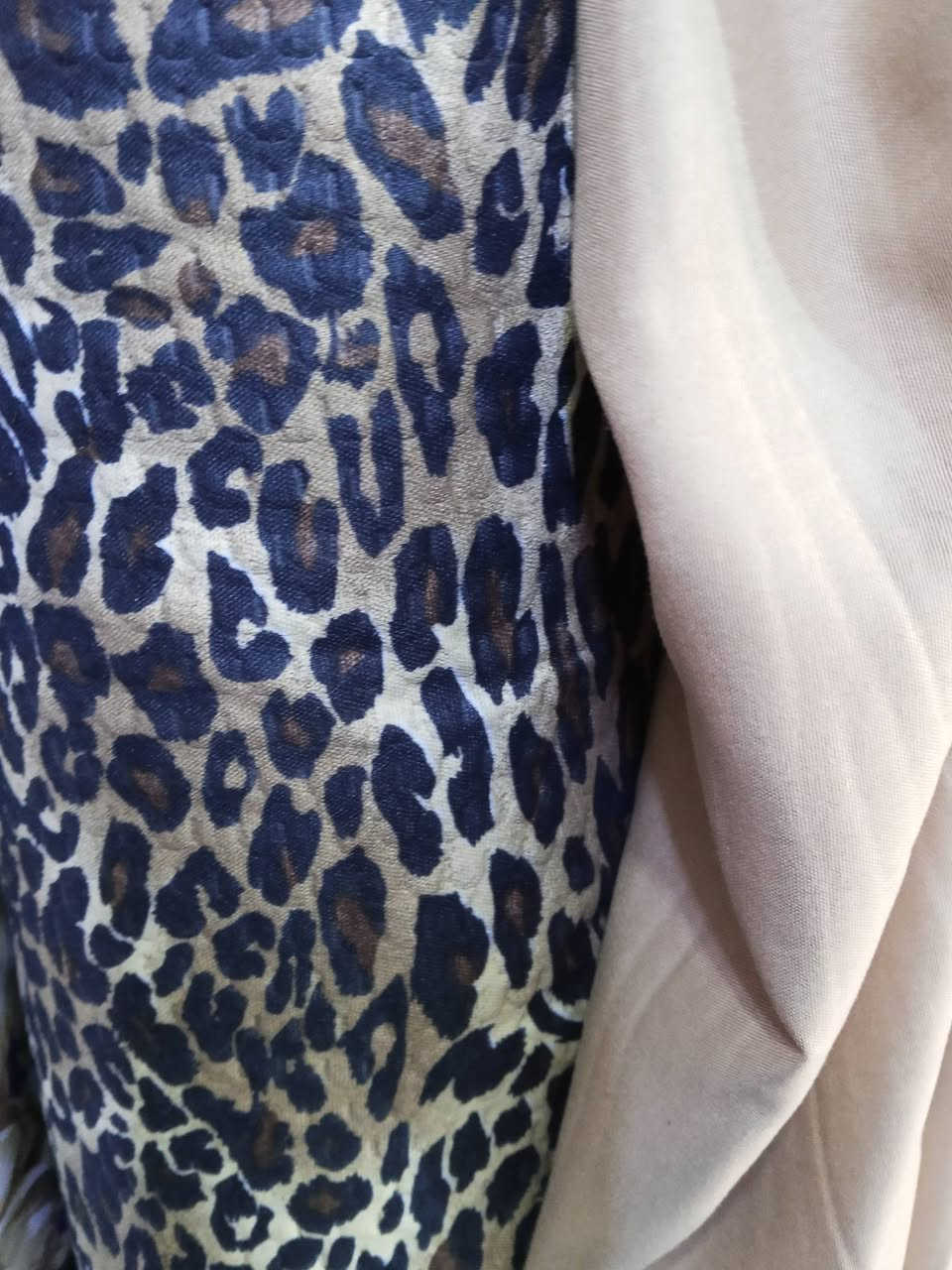 خياطه درر للمفروشات بكل انواعها واي موديل قابل للتنفيذ الحجز مفتوح لان الاقمشه تخلص توجد خدمة توصيل


**إذا كنت صاحب هذا الإعلان وتريد حذفه لأي سبب، رجاءا أرسل رسالة إلى الدعم الفني**