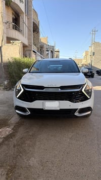 كيا سبورتج وكالة الشركة الدولية موديل 2023 اللون ابيض السيارة ماشية 38...