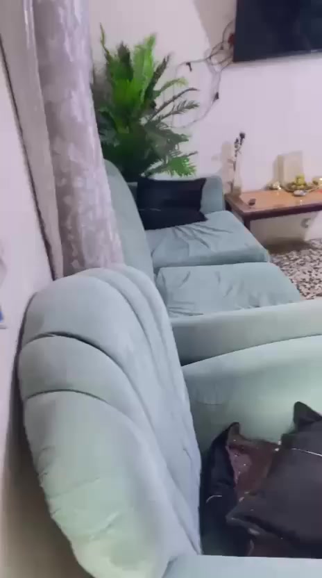 بيت بالزيتون مساحه 180 متر  حواسهم سعر 22 مليون بيه مجال قليل
***********
