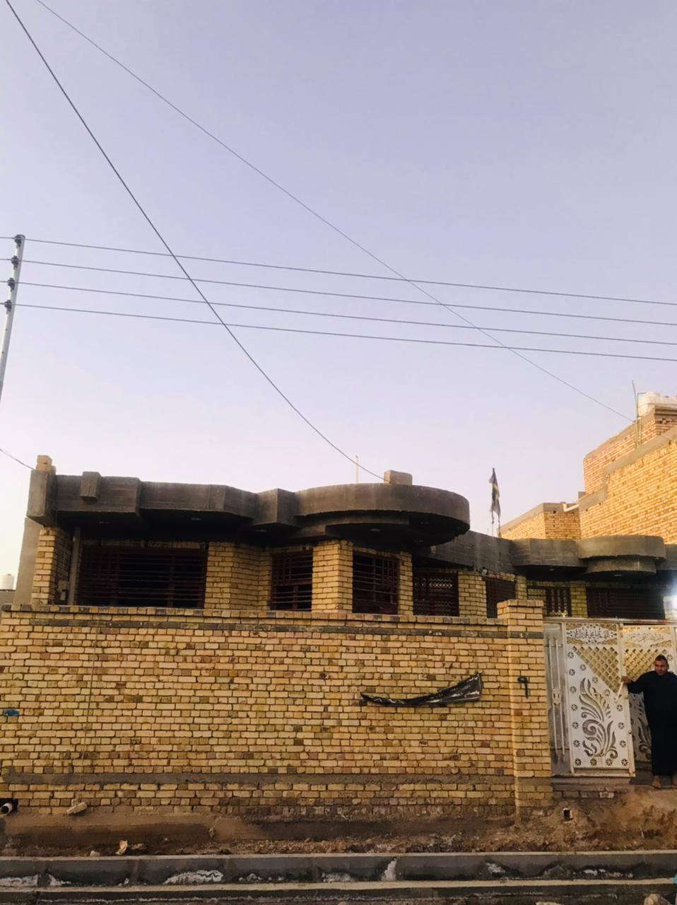 بسم الله الرحمن الرحيم
🔥 إعلان مميز للبيع 🔥

🏡 بيت هيكل جديد — فرصة ذهبية للسكن والاستثمار
📍 الموقع: منطقة حي الأمير قرب أسواق عقيل الكناني
📌 رقم العقار: 653

▪️ المساحة: 260 متر
▪️ بناء حديث درجة أولى
▪️ تصميم حديث وفق خريطة مهندس
▪️ منطقة راقية ومميزة
▪️ البيع مستعجل

💰 السعر وباقي التفاصيل عند الاتصال بنا

📞 مكتب الركابي للعقار
📍 شارع الذهب مقابل سما فون للموبايل
***********
***********
