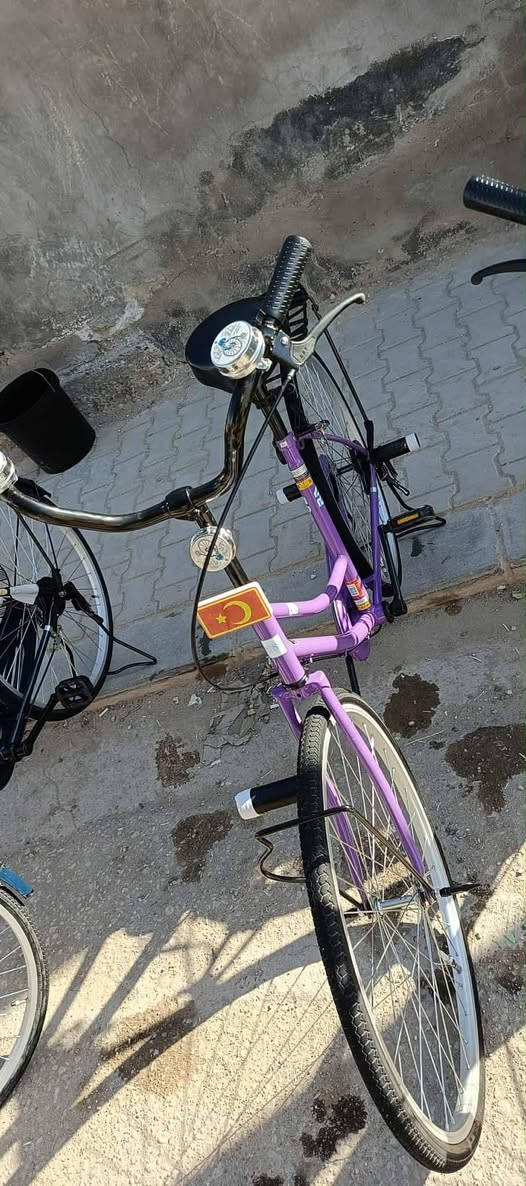 بايسكل للبيع بيدي حجم 26 باسك النظيف لونه مميز السعر 135 وبي مجال قليل راسلنا خاص


**إذا كنت صاحب هذا الإعلان وتريد حذفه لأي سبب، رجاءا أرسل رسالة إلى الدعم الفني**