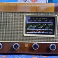 راديون لمبات انكليزي • موديل ١٩٥٠ • بدي خشب