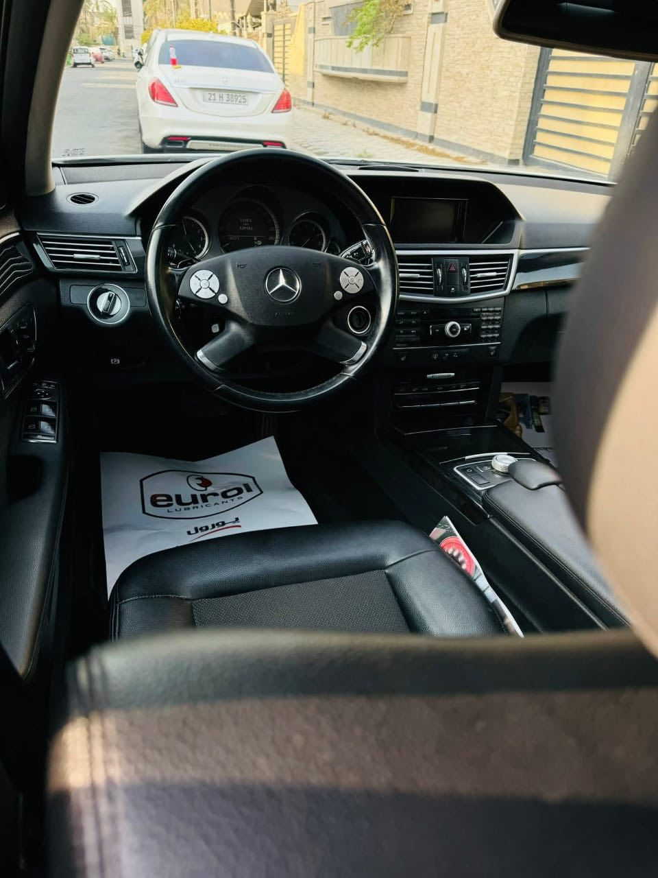 السلام عليكم
للبيع W212 2009  E300 V6
(بالوارد المانيا نزل 212 هذا شكل ب2009 نفس شكل 2010)
بانوراما 
٣ بردات 
لايت زينون عدسه 
داخل جلد ومخمل 
كشن تدفئه 
جام اوتو 
انظمه قياده 
كشن كهرباء 
اوتو بارك 
رادار 
ماشيه 129 الف 
بيها هوايه مواصفات معروفه بهذا الموديل 
السياره جاهزه بدون نقص (صفر مسج) 
وارد المانيا ضمان ( سويجين)
بيها صبغ ( نص جاملغ نص باب خلفي عكس سايق )
السعر165بيه مجال جداً بسيط
‭0776 397 0222‬
