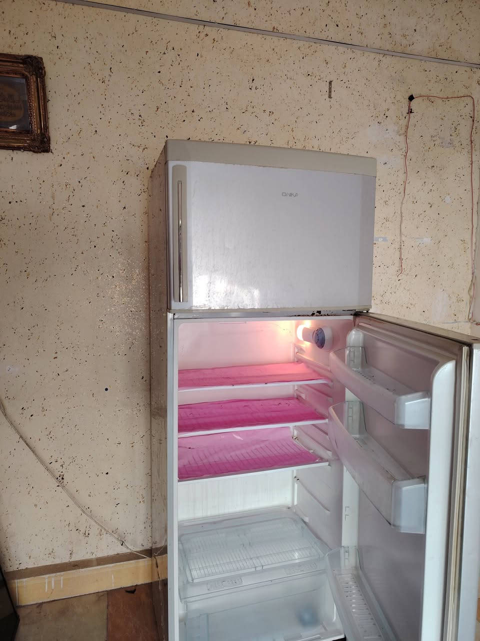 سلام عليكم بلازمه للبيع بيها انترنيت حجم 50 نوع جنرال سمارت ماواصله تصليح جديده بعدها  سعرها 230 الف

ثلاجه للبيع حجم 22 قدم السعر 200 الف    ***********
