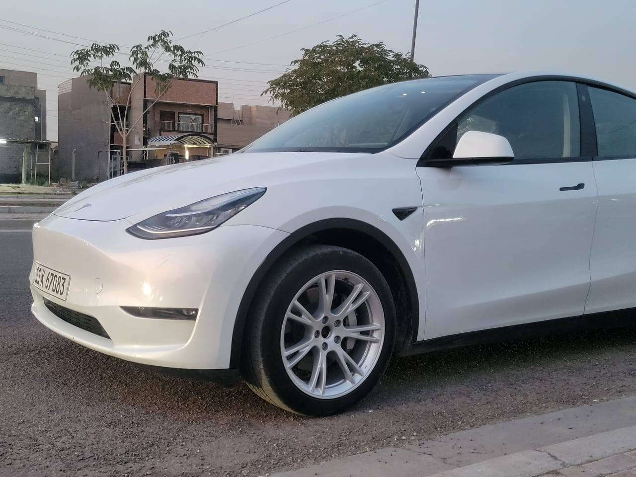 السلام عليكم 
للبيع تسلا Y دبل ماطور 
مديل 2023
حادث خلفي بدون ارباك 
السعر 178
***********
