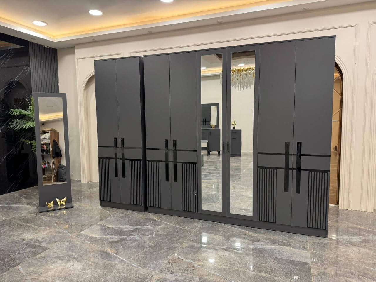 من معرض وموبليات اميد 
انسب أسعار لدينا افتر سوك بل أخير تعال يمنا وأحكم بنفسك
💥💥📣📣📣📣
يتوفر لدينا غرفة نوم 5 قطع و غرفة نوم 6 قطع وغرفة نوم 7 قطع وغرفة نوم 8 قطع وغرفة نوم 9 قطع وغرفة نوم 10 قطع وغرفة نوم 11 قطع كل موديلات غرف نوم متوفر لدينا أكثر من 200 موديل  من غرف
يتوفر لدينا غرف نوم شبايي

دوشك نفرين أكثر من 10 موديل 
دوشك نفر واحد أكثر من 10 موديل

قريولة خشب و حديد
وسفري تركي و عراقي و صيني 

تعلاكات أكثر من 21 موديل

طبلاة أكثر من 50 موديل
خماسي و ثلاثي و رباعي 

كنتور بابين و 3 أبواب و 4 أبواب و5 أبواب  و 6 أبواب 

وكاروك اكثر من 15 موديل 

مستواليت 
امرايه عمودي
ميز مكتبي 
كراسي مكتبي 
ميز طعام🍱🍜
ميز تلفزيون📺
عش مرجوحة
عش أطفال 
طخم ديوان
قريوله طابقين
زحلكيه
مرجوحة حديقه 
ميز طعام حديقه🍴

العنوان قضاء طوز خورماتو شارع عام مقابل معرض الغدير مجاور ايوب ديكورات او مجاور علي فاتح الزراعي

بإدارة
علي عباس 
***********
***********
