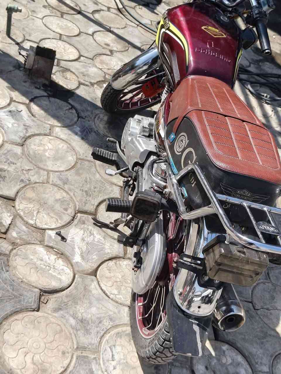 سلام وعليكم سونك 2024 محرك 200cc دراجه نضيفه كهربائيات شغاله نكرة سلف
650 وبيها مجال قليل
بلديات شارع القدس مقابل مطعم بيك جكن
***********
