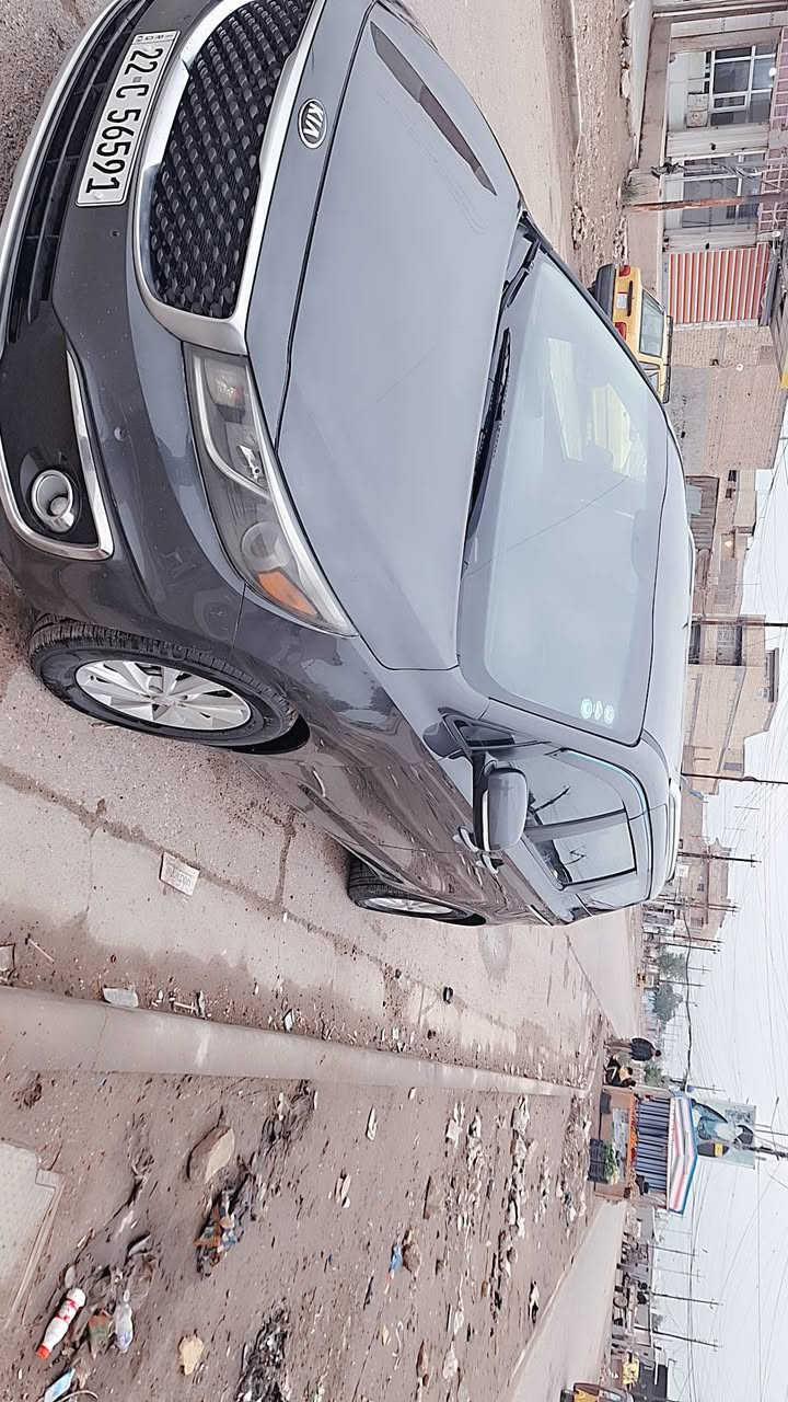 السلام عليكم
للبيع كيا سيدونا 
مال جناي 
فول مواصفات عده الفتحه 
٢٠١٧ 
حادث  جاملخ وربع البنيد وبالعراق تبديل قطعتين موضح بسونار 
مواصفات 
 بصمه
جلد ومغلف تفصال
بوب كهربائي 
شاشه كبيره
اشاير بلمري
ترحيب دخول
بـردات 4 قطع ابـلادي

حساس امامي خلفي 
تدفئه كشنات
ثلاث قطع تبريد ثلاجه 
7ركاب كشن السائق كهرباء 
حداديه تبريد وكير ومكينه خير من الله 
مكينة 6 سلندر
تخم تاير جديد
السياره جاهزه مابيه نقص شي 
مكاني بغداد سعرها 165 تفاصيل أكثر اتصل ***********
