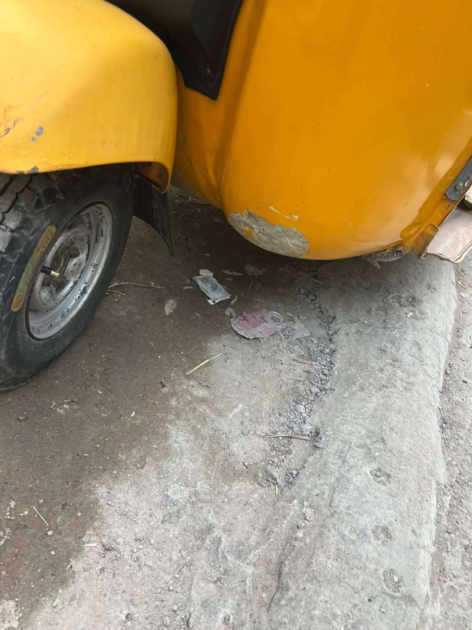 سلام عليكم تكتك مديل ٢١ رقم وسنويه تكتك بيه طخطخات قليله تكتك خير من الله ما ناقصهه اي شي كبل للشارع المكان السعر ٧وبيه مجال قليل  بغداد الشعله الرقم ***********
