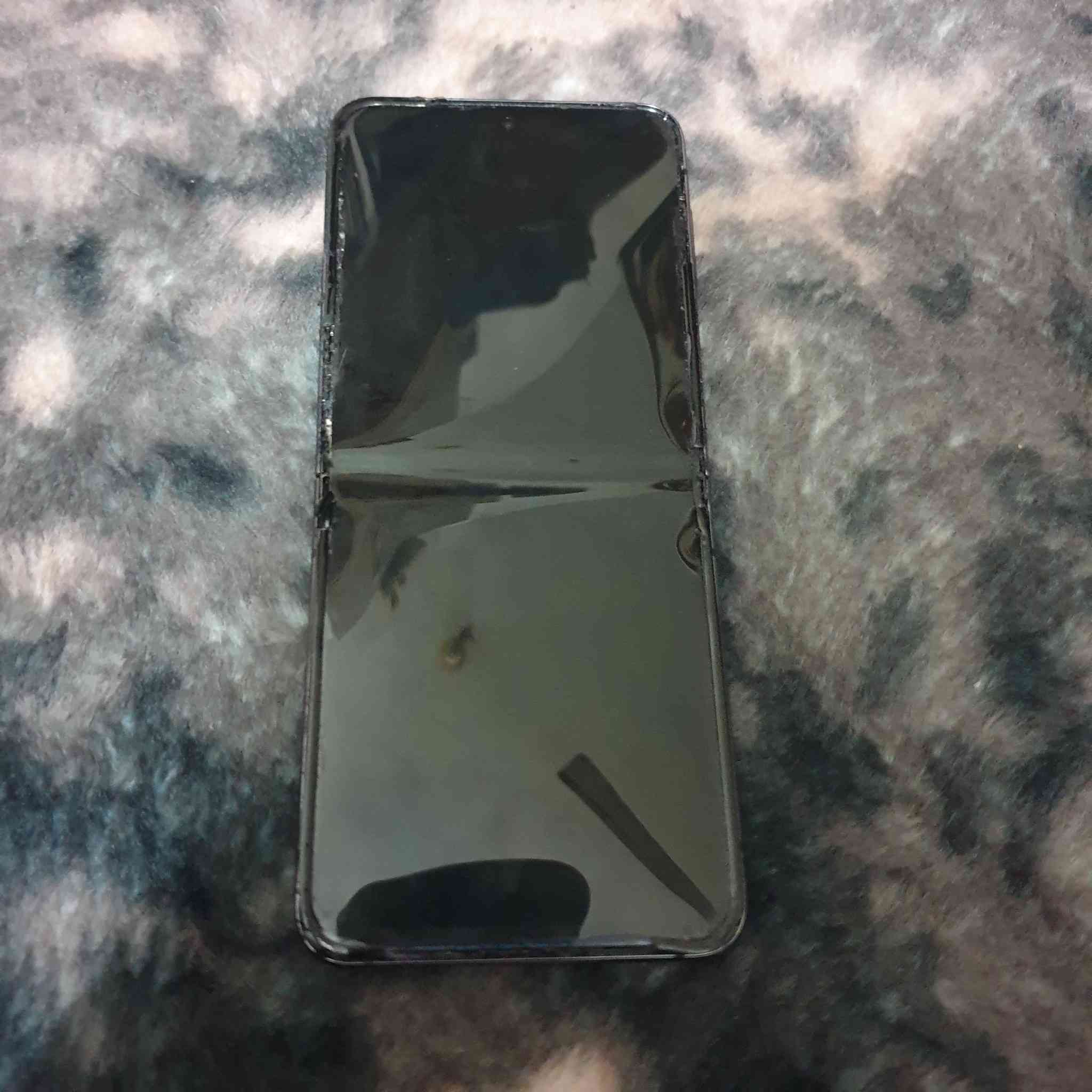 السلام عليكم جهاز Z Flip 5 للبيع
الشاشة الخارجية شغالة طبيعي بس الداخلية متشتغل مع ملحقاته رايده بسعر 150 مع مجال بسيط


**إذا كنت صاحب هذا الإعلان وتريد حذفه لأي سبب، رجاءا أرسل رسالة إلى الدعم الفني**