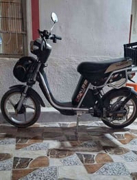 متاح دراجة شحن للبيع سعرها ٢٥٠ للتواصل .07803510897