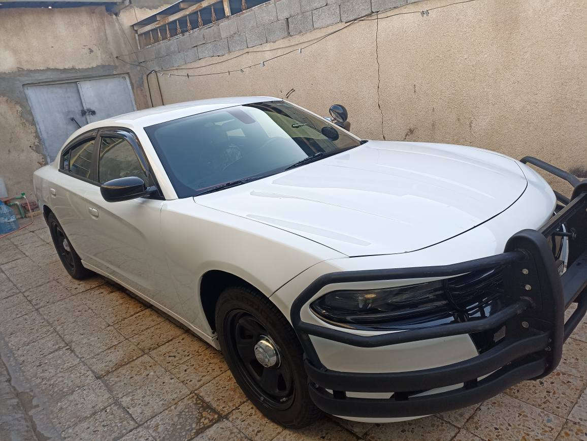 جارجر بوليسي 2023 اصل بصره بسمي  مكينه8 تو ويل حادث فقط بنيد اصلي بدون دواخل بدون فتح بدون شواصي وصبغ شبر بجاملغ امامي
 سياره غراضها كامله درع امامي + درع خلفي فانوس فدرالي + فرس بلادي تبريد خلفي صالون امامي خلف
*********** مكاني البصره الجنينه 
*********** شراي يتصل البصرة, العراق
