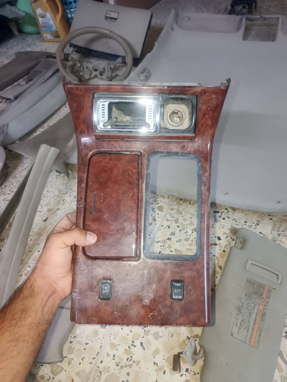 غراض ملكة لبيع
شلعة او كلمن وسعرها
شراي اتصل***********
