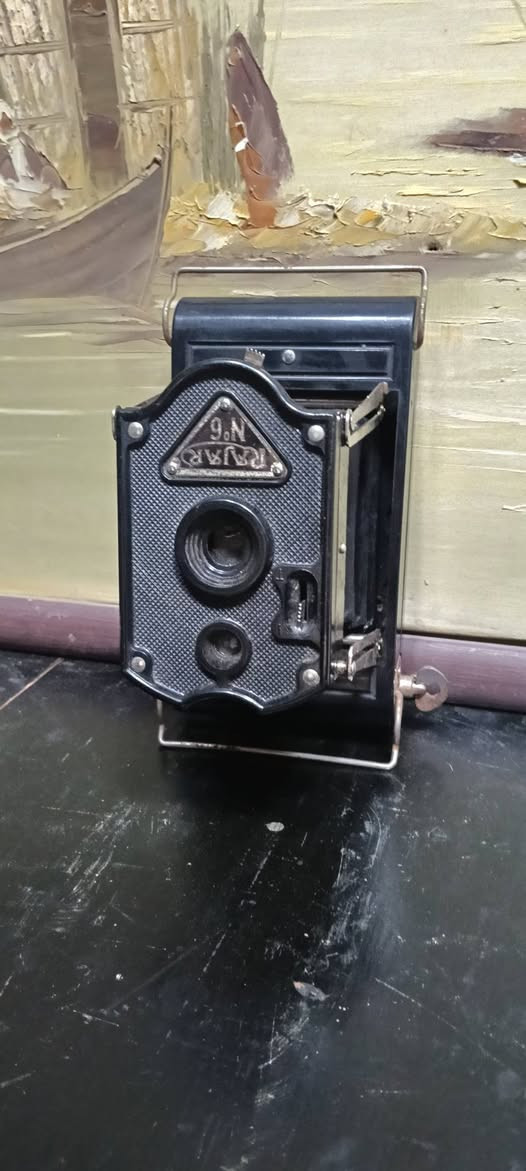 مجموعة مختلفة من الكاميرات القديمة والاسعار بالتعليقات 

#تحف_فنية #كاميرات_قديمة


**إذا كنت صاحب هذا الإعلان وتريد حذفه لأي سبب، رجاءا أرسل رسالة إلى الدعم الفني**