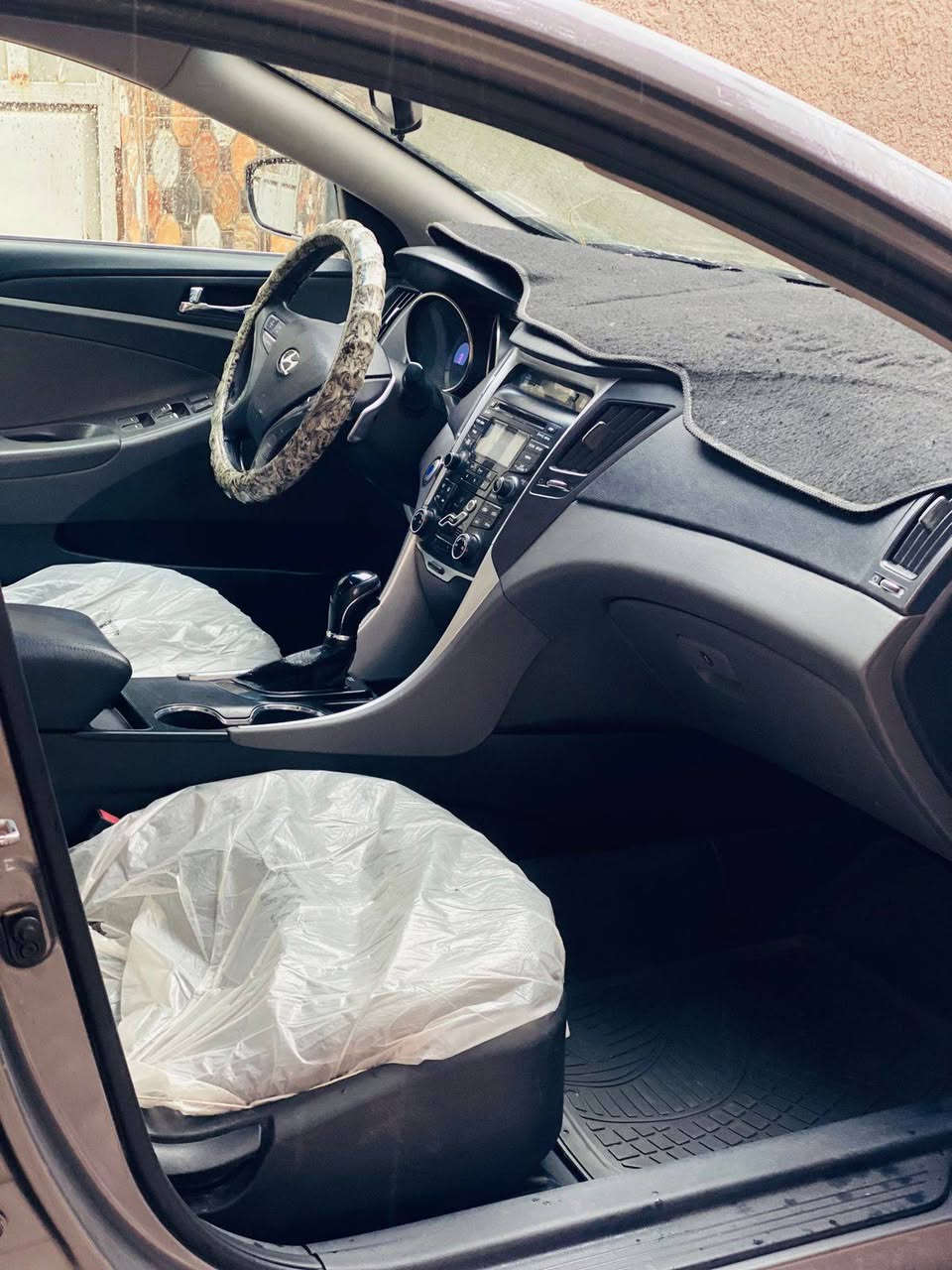 السلام عليكم سوناتة 2012 وراد أمريكي رقم واسط انكليزي بأسمي سيارة حادثهة جاملغ وبنيد بدون تبديل محرك جي دي اي ***********
