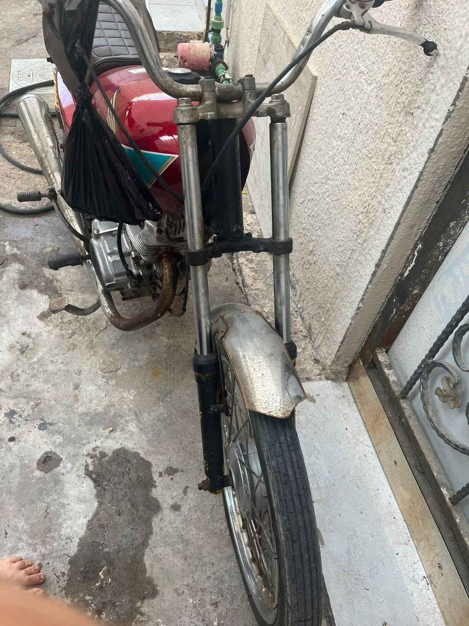 للبيع دراجة ادوات سعره 250 وبيه محرك يردله تجفيت لان مكينه كاضه دراجة كفاله من سرقة للتواصل ***********
دراجة تعمير جديد
للبيع دراجة ادوات سعره 250 وبيه محرك يردله تجفيت لان مكينه كاضه دراجة كفاله من سرقة للتواصل ***********
