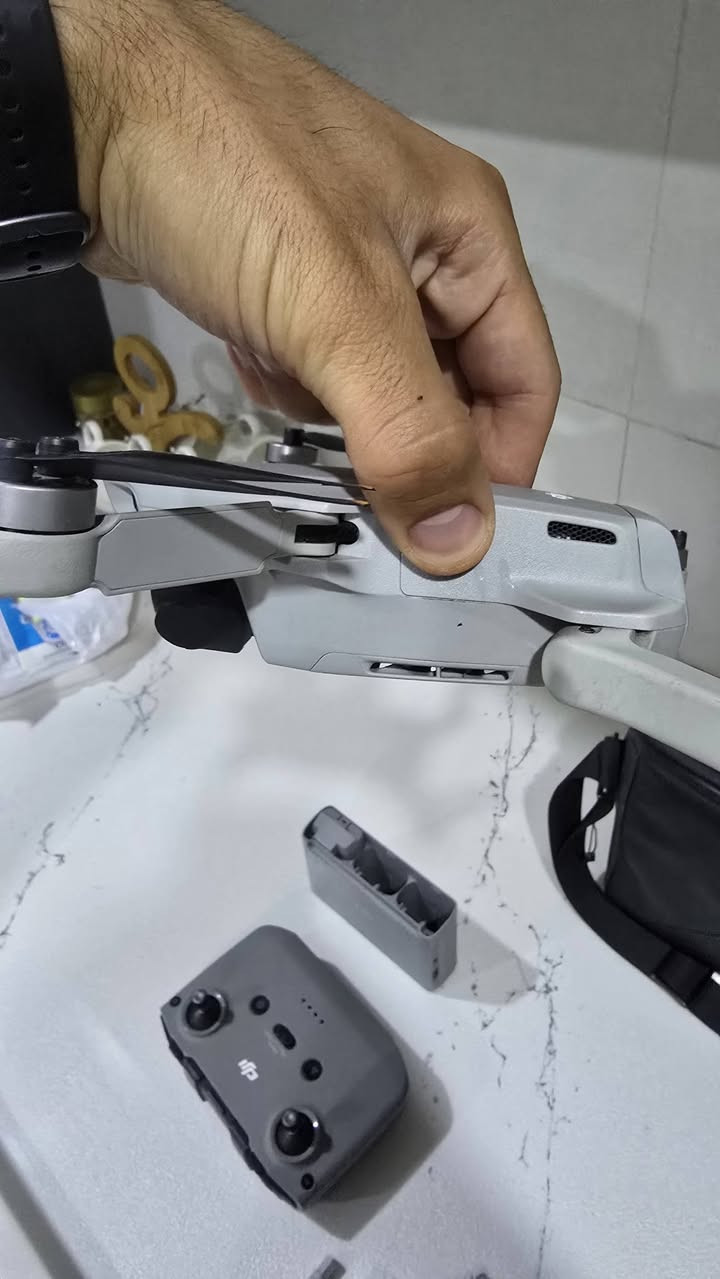 Dji. Mine 2s 
كما موضح بصورة الغراض 
السعر ٣٠٠ الف 

ملاحظة⛔️⛔️ الغراض كما موضح بصورة فقط⛔️⛔️.... الي يرد ***********...
