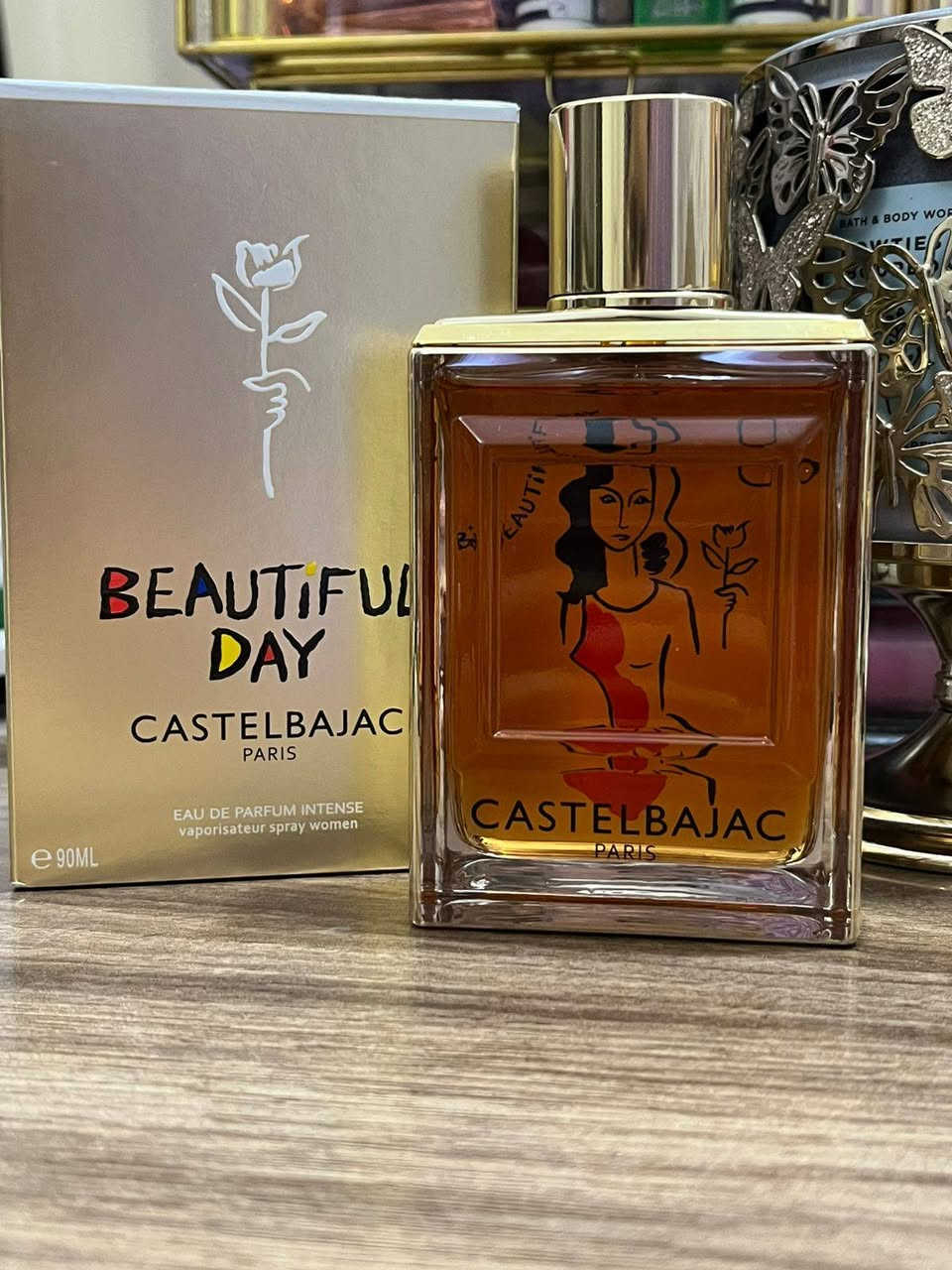 السلام عليكم 
عطور للبيع وكما موضح بالصور استعمال بسيط لغرض التجربه 
Coco chanel ب150
Castelbajac ب100
You ب 100
والعطور اصليه


**إذا كنت صاحب هذا الإعلان وتريد حذفه لأي سبب، رجاءا أرسل رسالة إلى الدعم الفني**